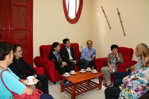 方方一行在孔院座谈 方方一行在孔院座谈