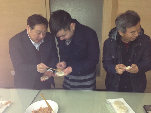 师生包饺子1 师生包饺子1