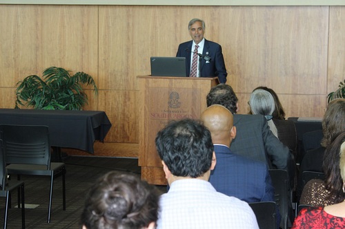 南卡大学校长致嘉奖辞 南卡大学校长致嘉奖辞