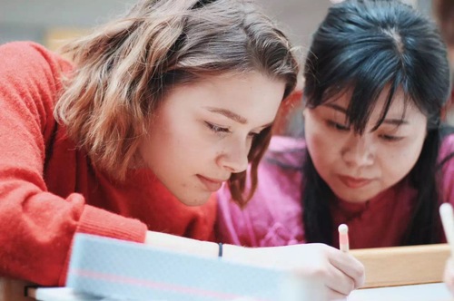 刘雅老师学习法国刺绣 刘雅老师学习法国刺绣