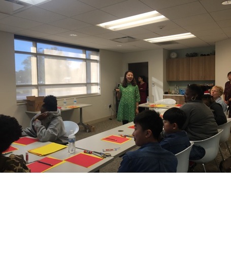 听众认真聆听 听众认真聆听