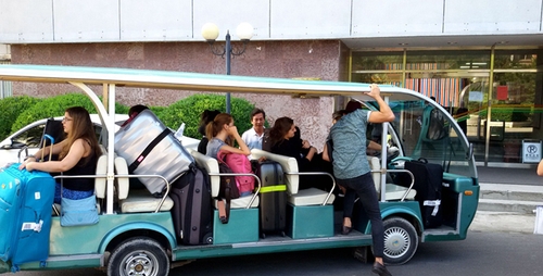 接送留学生的电瓶车 接送留学生的电瓶车