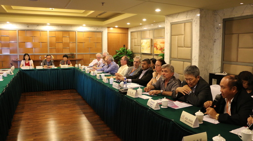 BLCU中外汉学家翻译家文学翻译座谈会 (2) BLCU中外汉学家翻译家文学翻译座谈会 (2)