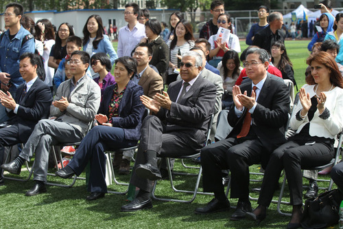 使馆官员莅临现场 使馆官员莅临现场