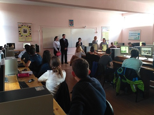 与学生交流 与学生交流