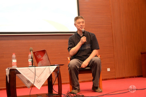 2徐济成老师在宣讲 2徐济成老师在宣讲