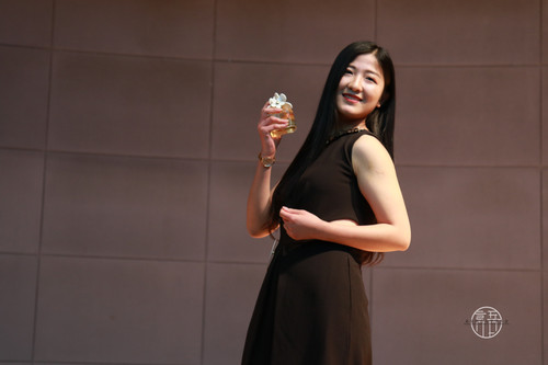 选手进行主题秀展示 选手进行主题秀展示