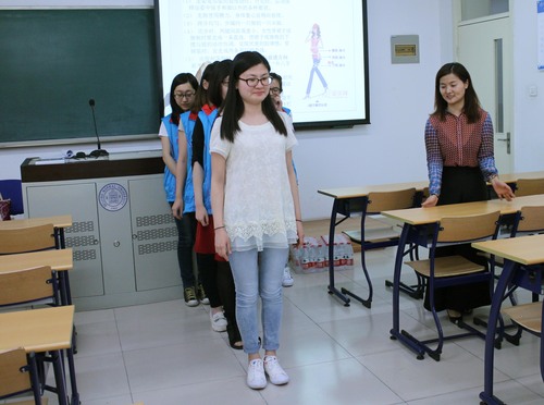 4 北语志愿者参加礼仪培训 4 北语志愿者参加礼仪培训