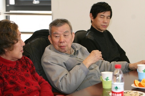 原副校长、校工会主席任以珍同志参加茶话会 原副校长、校工会主席任以珍同志参加茶话会