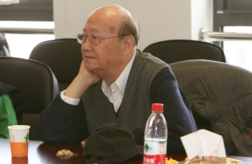 原党委副书记、校工会主席李连科同志参加茶话会 原党委副书记、校工会主席李连科同志参加茶话会