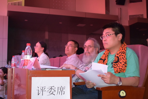 图1 “戏剧之夜”决赛评委 图1 “戏剧之夜”决赛评委