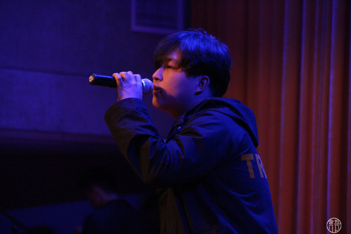 评委王宇良现场表演 评委王宇良现场表演