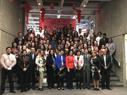 01.图一 墨西哥学院会场参会人员合影 01.图一 墨西哥学院会场参会人员合影