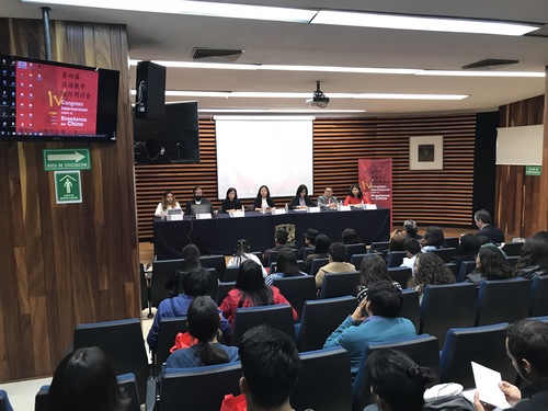 07.图七 汉语教师代表发言 07.图七 汉语教师代表发言