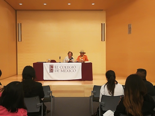 图十二 鲁若迪基在墨西哥学院讲座 图十二 鲁若迪基在墨西哥学院讲座