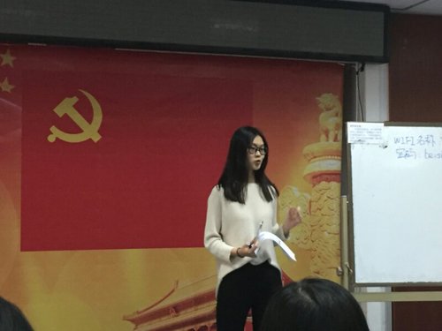 1-志愿者讲解智能手机使用方法 1-志愿者讲解智能手机使用方法