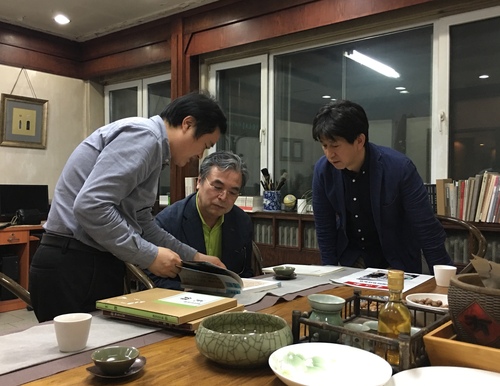 日本謙慎書道會理事長高木聖雨一行訪問北語