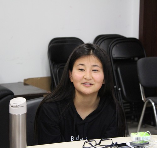 图2 同学们分享自己的感受 图2 同学们分享自己的感受