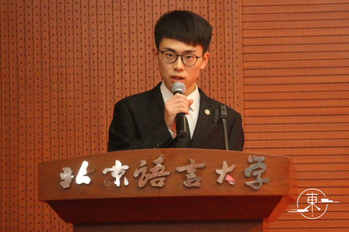 选手回答评委提问 选手回答评委提问