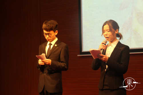 担任此次比赛的主持人:陈梓怡、闫良博 担任此次比赛的主持人:陈梓怡、闫良博