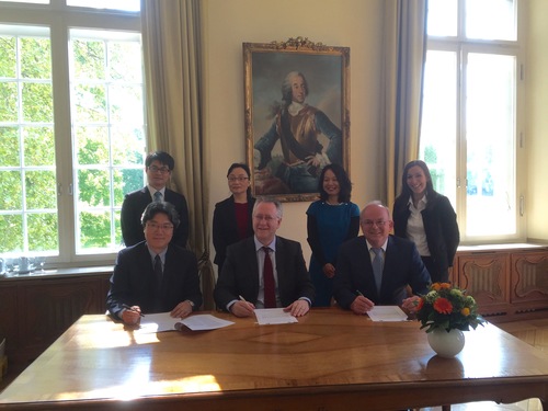 6. 签署波恩孔子学院执行协议 6. 签署波恩孔子学院执行协议