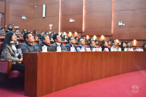 1领导老师们观看选手比赛 1领导老师们观看选手比赛