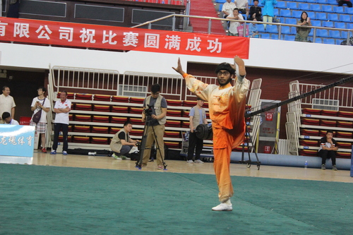 8.我校孟加拉国留学生周童参加男子太极拳比赛 8.我校孟加拉国留学生周童参加男子太极拳比赛
