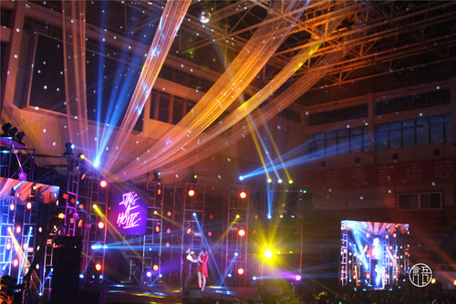 6 决赛现场灯光闪耀 6 决赛现场灯光闪耀