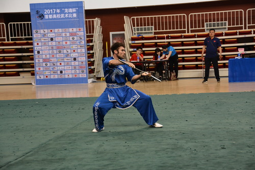 6.我校加拿大留学生马修参加双节棍比赛 6.我校加拿大留学生马修参加双节棍比赛