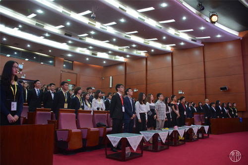 1.全体起立奏校歌 1.全体起立奏校歌