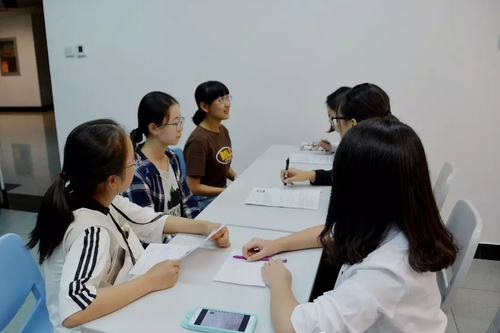 志愿服务总队招新现场 志愿服务总队招新现场