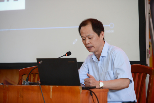 2. 孙伟老师为同学们做安全培训 2. 孙伟老师为同学们做安全培训