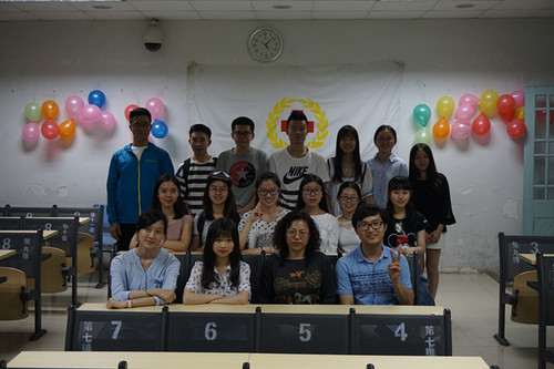 4姚教授与红会工作人员合影 4姚教授与红会工作人员合影