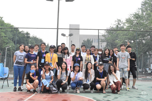 4学生会工作人员合影