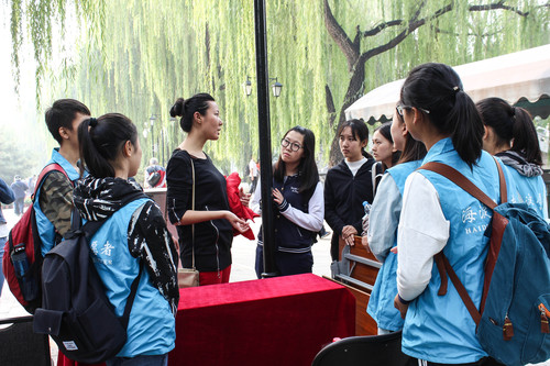 1圆明园负责老师赵申指导工作 1圆明园负责老师赵申指导工作