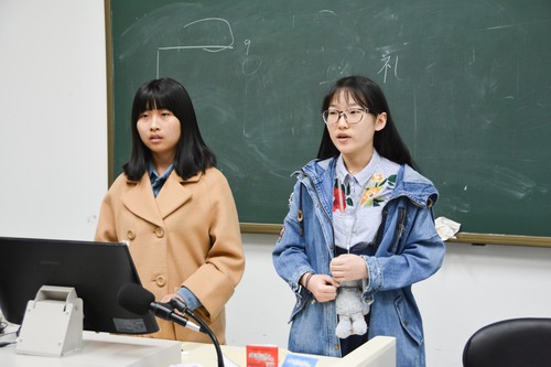 2候选者进行试讲 2候选者进行试讲