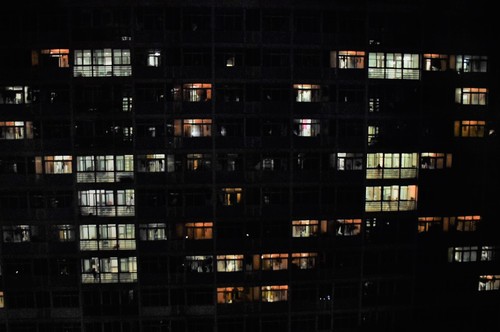 4 11楼红丝带形灯光 4 11楼红丝带形灯光