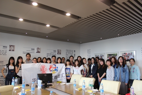 6志愿者与社区居民合影 6志愿者与社区居民合影