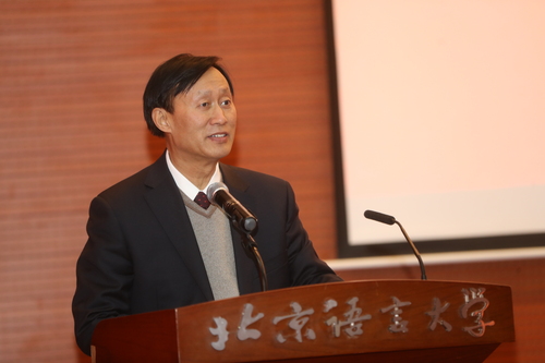 校长助理张旺喜主持表彰会 校长助理张旺喜主持表彰会