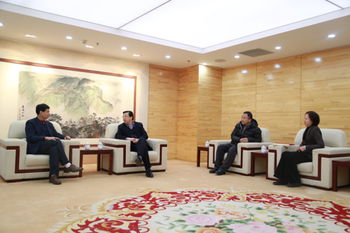 刘利校长接见《民族文学》主编赵晏彪新闻稿22 刘利校长接见《民族文学》主编赵晏彪新闻稿22