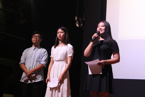 5 社团理事会进行宣传展示 5 社团理事会进行宣传展示