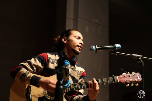 2留学生选手吉他弹唱 2留学生选手吉他弹唱