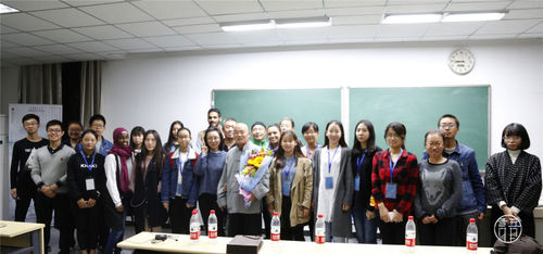 3 李长明老师与现场观众及工作人员合影留念 3 李长明老师与现场观众及工作人员合影留念