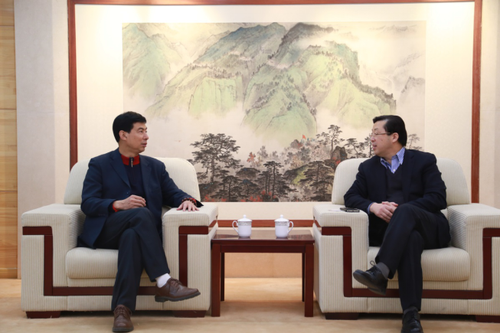 刘利校长接见《民族文学》主编赵晏彪新闻稿122 刘利校长接见《民族文学》主编赵晏彪新闻稿122