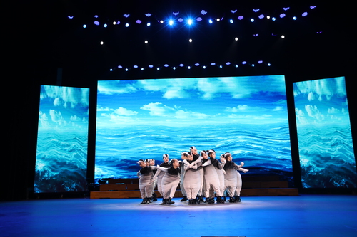 6石油附小舞蹈《小企鹅日记》 6石油附小舞蹈《小企鹅日记》