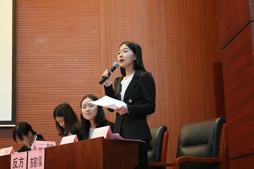 3 辩论现场2 3 辩论现场2
