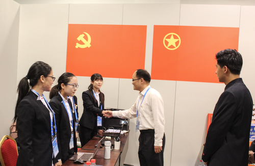 4 熊卓副书记亲切慰问志愿者 4 熊卓副书记亲切慰问志愿者