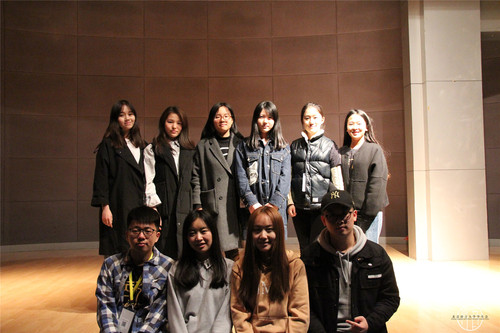 4学生会工作人员合影留念 4学生会工作人员合影留念