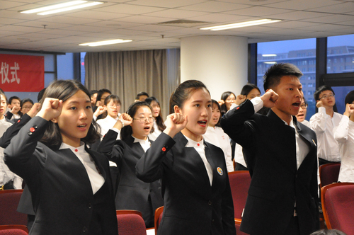 5 全体志愿者宣誓 5 全体志愿者宣誓