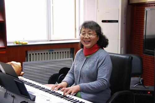 2老人表演节目 2老人表演节目